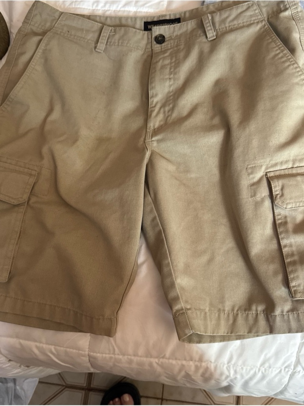 & Other Stories Men's Khaki Cargo Shorts